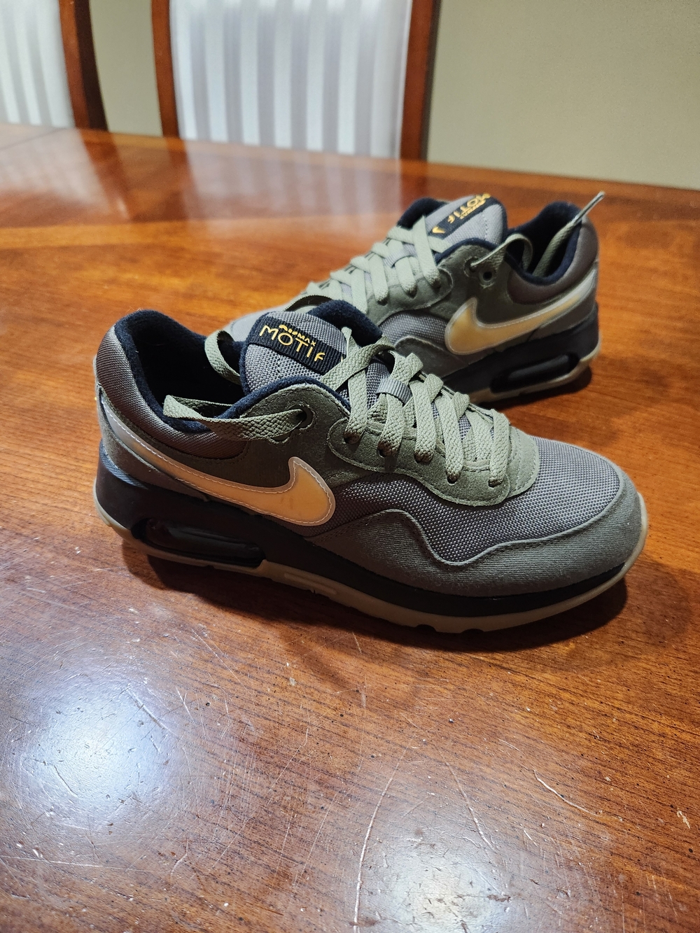 New Nike Air Max Size 4.5 Youth